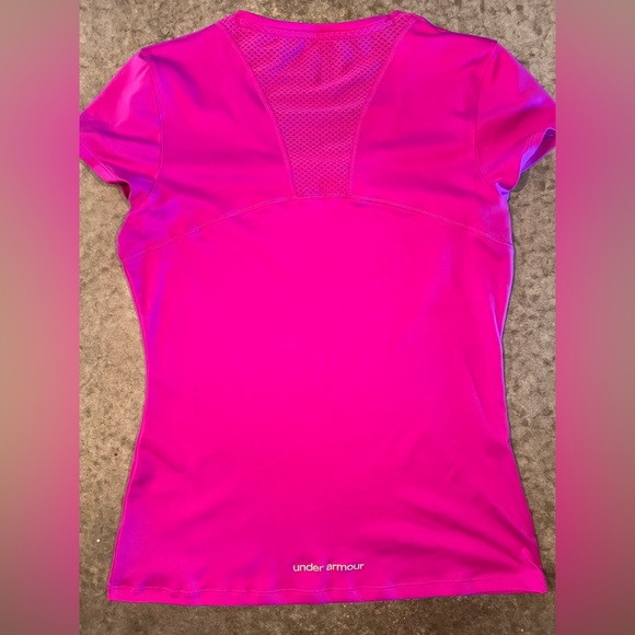 Under Armour workout tee Size M GUC - Picture 3 of 3